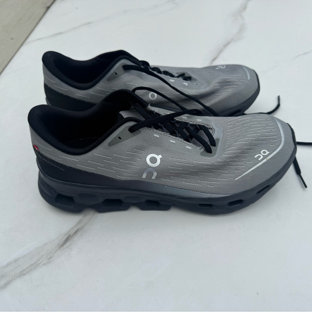 On cloud spark grey/eclipse Running Gray and Blac… - image 6